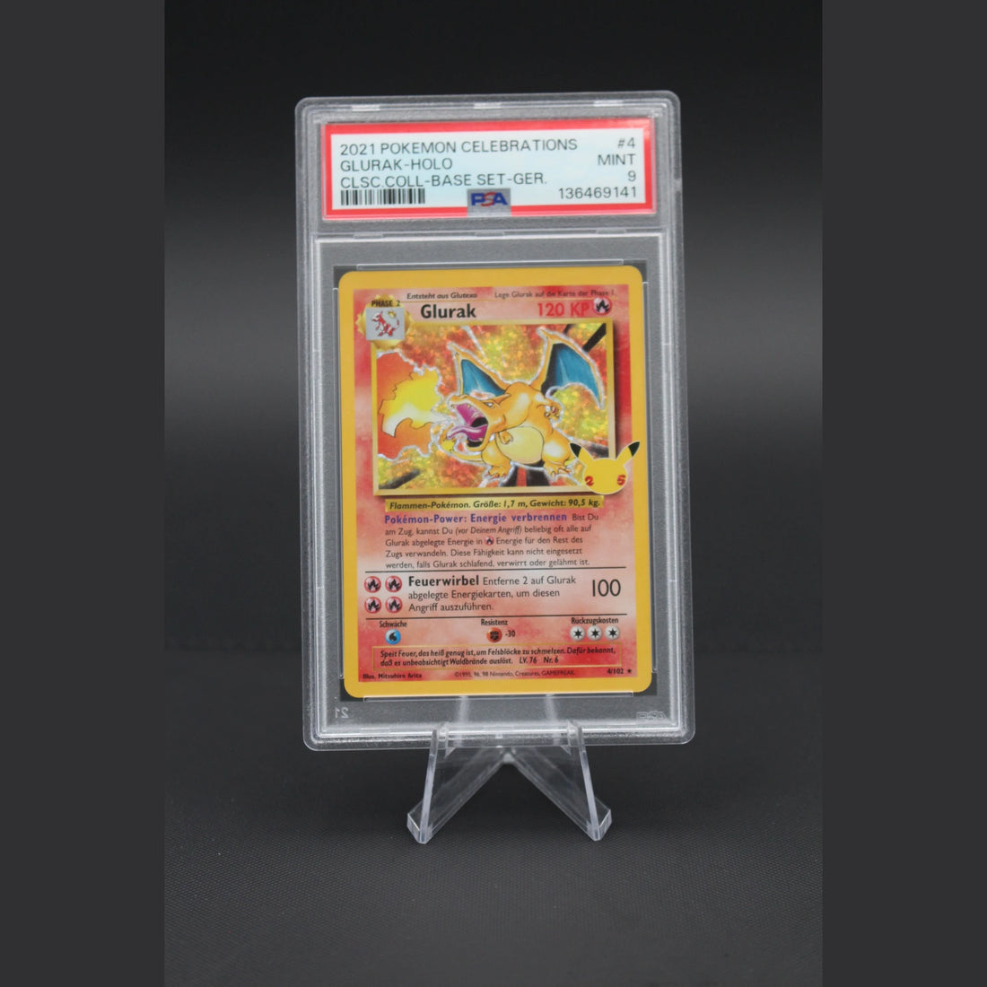 Glurak Holo · Celebrations: Classic Collection · 4/102 · Deutsch · PSA 9 - Bild 1
