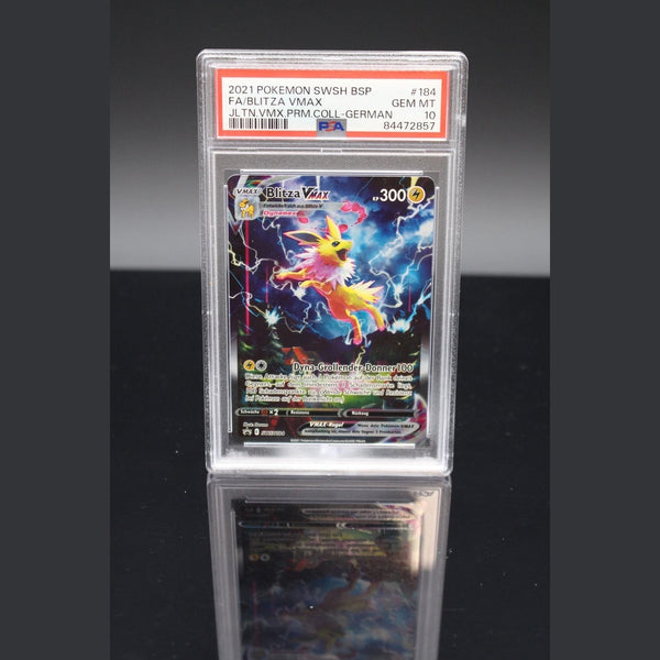 Graded Slab Blitza VMAX PSA 10, im Studio fotografiert