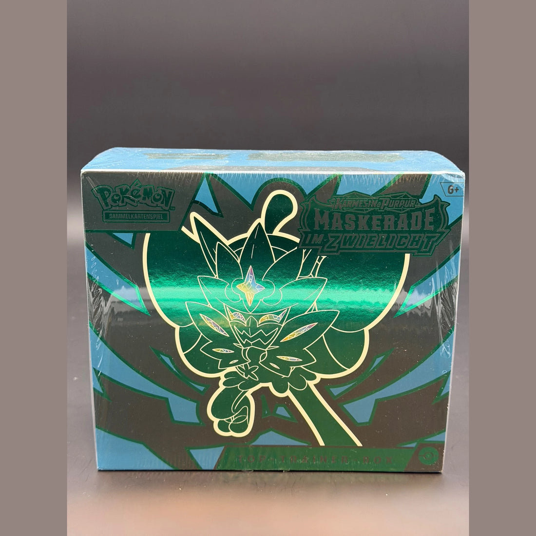 Maskerade im Zwielicht Top Trainer Box (TTB) · Deutsch · Sealed OVP - Bild 1