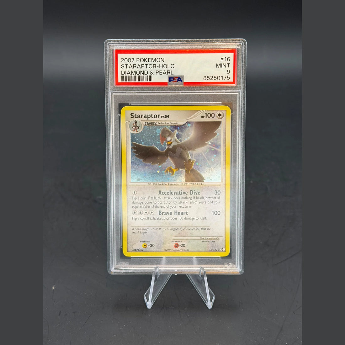 Staraptor Holo · Diamond & Pearl · 16/130 · Englisch · PSA 9 - Bild 1